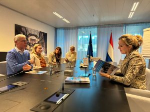 Team Schone rivieren in gesprek meet staatssecretaris 